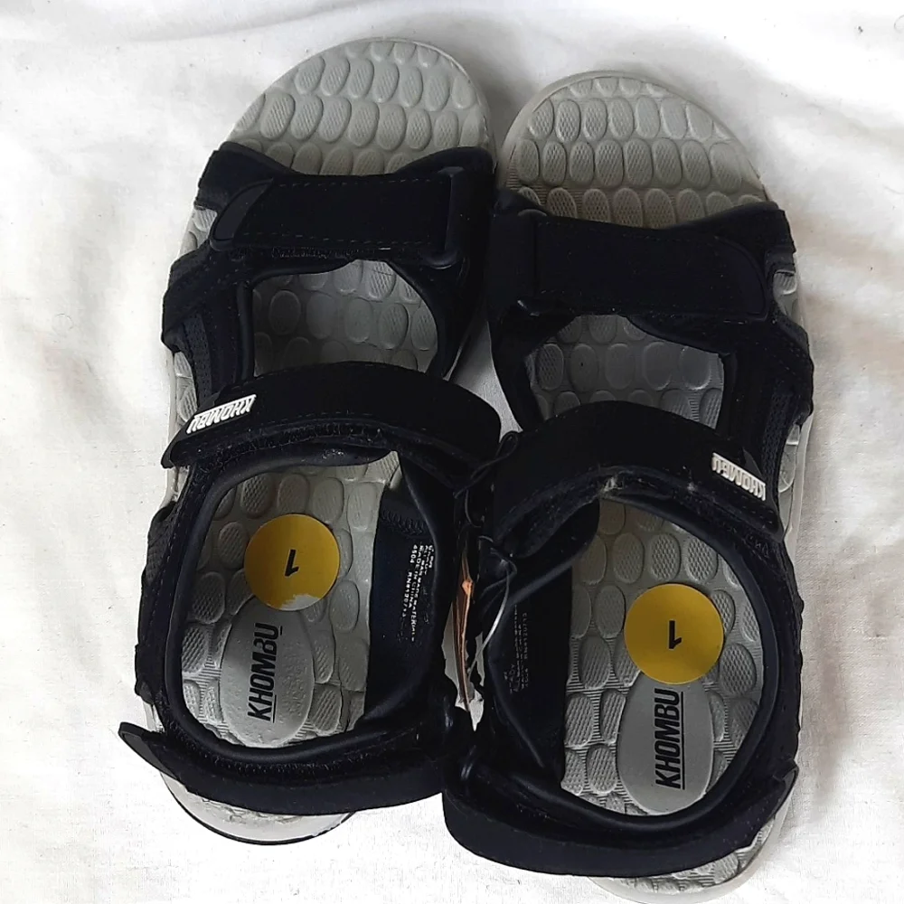 Khombu Brady Sandals Kids Size 1 M Black Suede New With Tag
